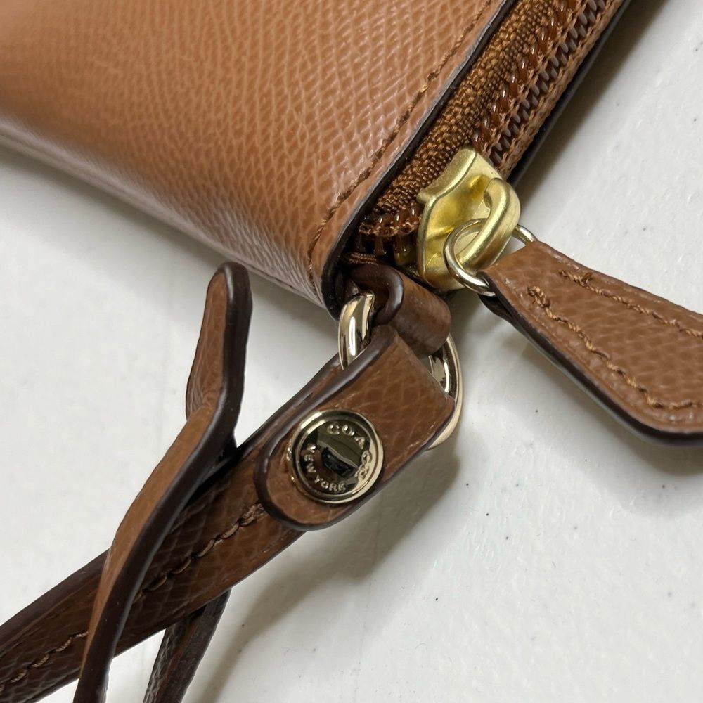 Coach Brown Pebbled Leathered Story Patch Logo Zip Pouch Wallet Bag Wristlet - Picture 8 of 15